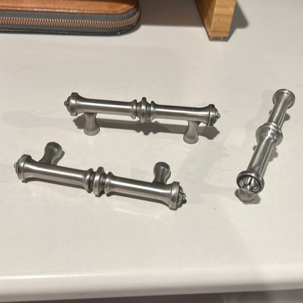 Stainless steel cabinet hardware handles in excellent condition (11)
